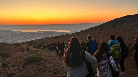 טיול זריחה בהובלת מרכז עידן.jpg